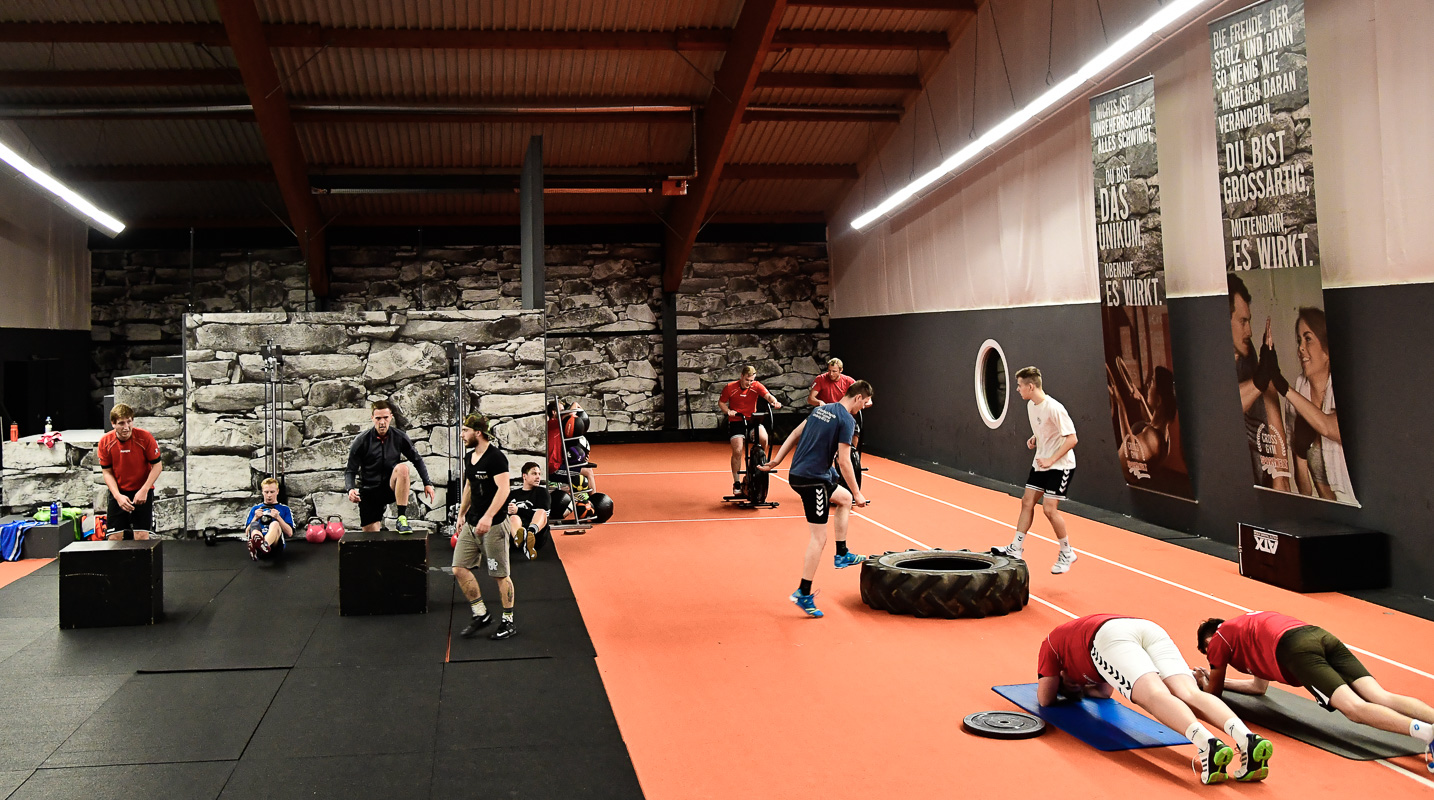 ASV Pegnitz Handball beim Cross Gym Trainin mit Bastian Lumpp in der Sportwelt Pegnitz