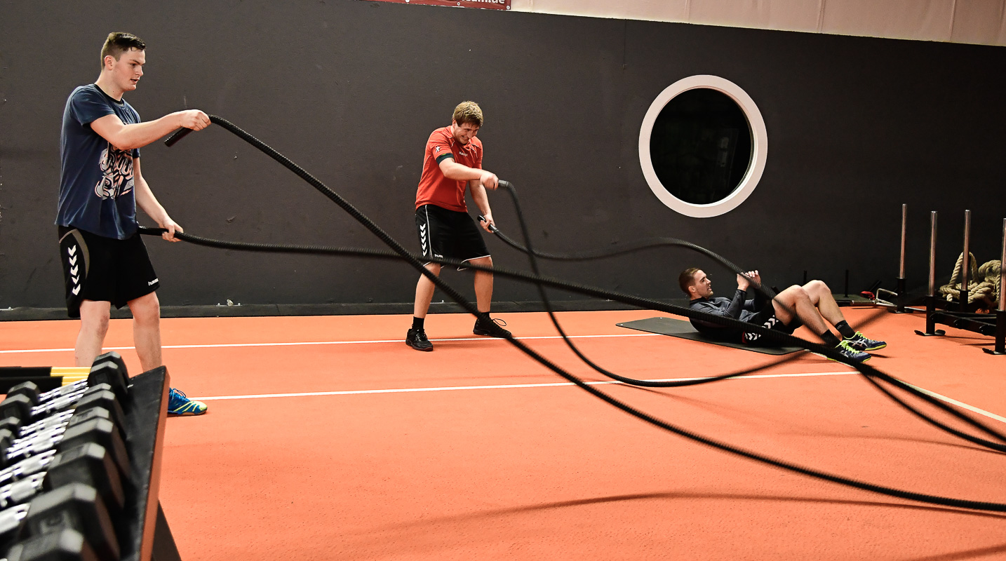 ASV Pegnitz Handball beim Cross Gym Trainin mit Bastian Lumpp in der Sportwelt Pegnitz