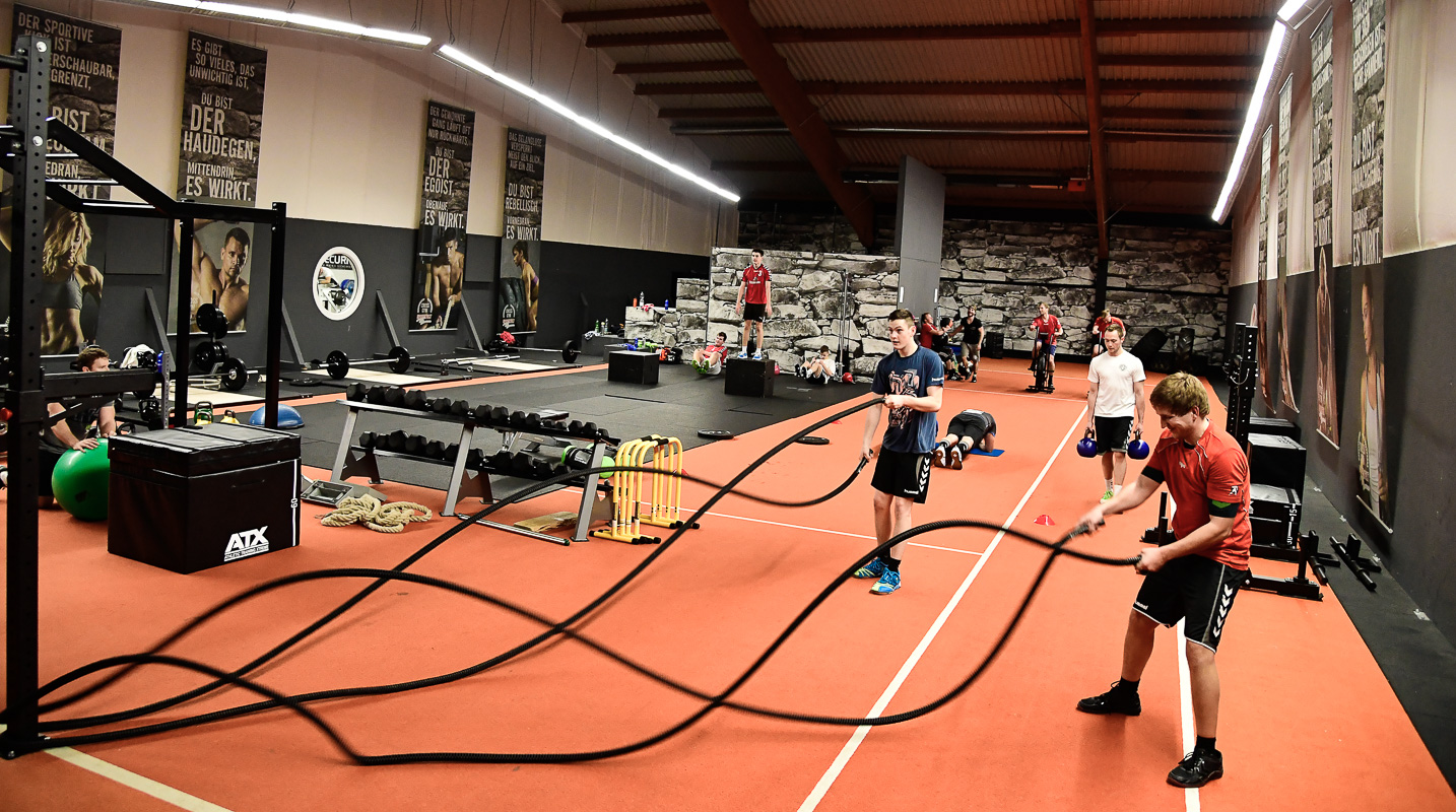 ASV Pegnitz Handball beim Cross Gym Trainin mit Bastian Lumpp in der Sportwelt Pegnitz