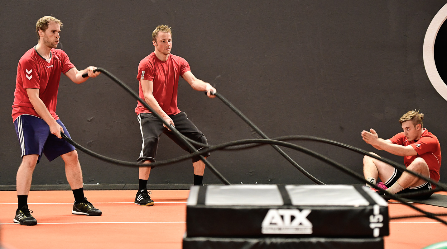 ASV Pegnitz Handball beim Cross Gym Trainin mit Bastian Lumpp in der Sportwelt Pegnitz