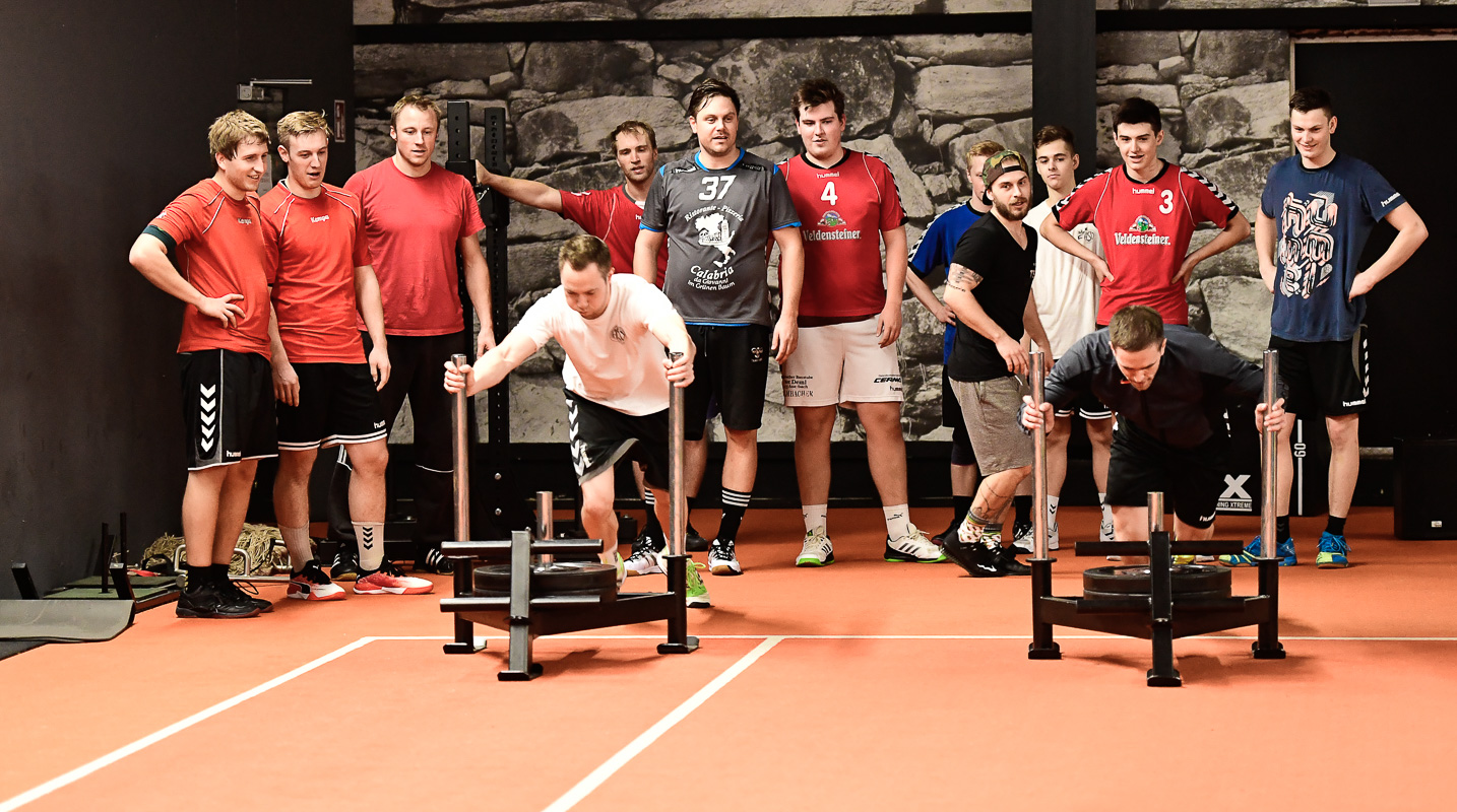 ASV Pegnitz Handball beim Cross Gym Trainin mit Bastian Lumpp in der Sportwelt Pegnitz