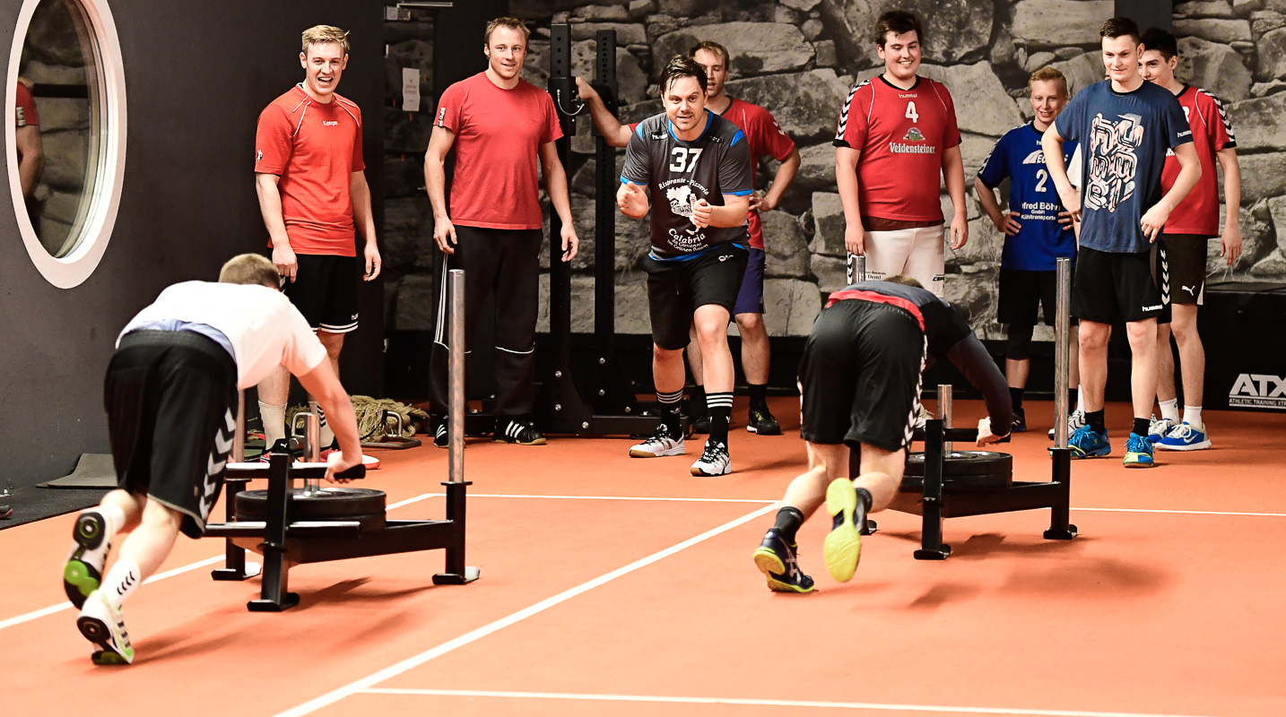 ASV Pegnitz Handball beim Cross Gym Trainin mit Bastian Lumpp in der Sportwelt Pegnitz