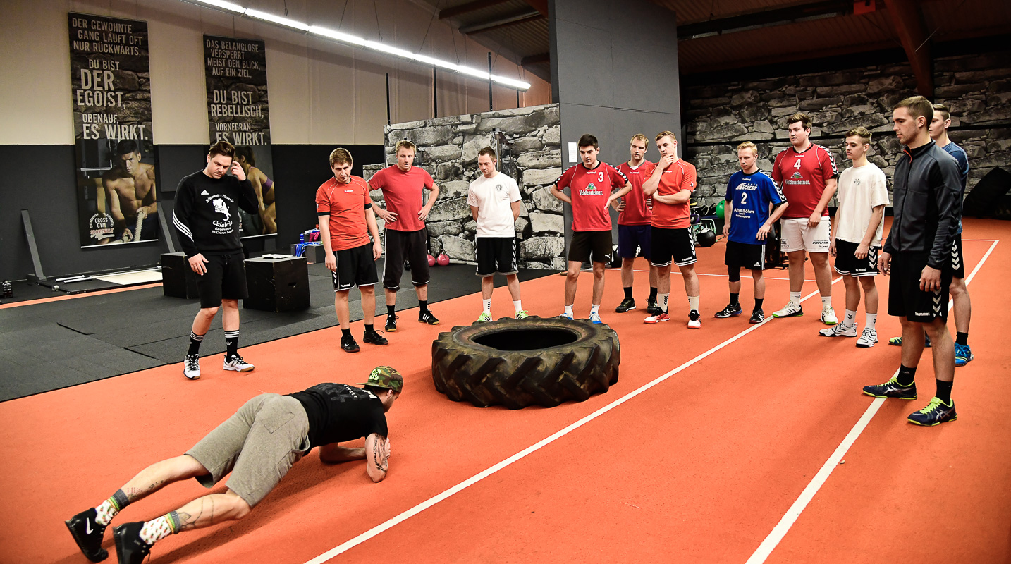 ASV Pegnitz Handball beim Cross Gym Trainin mit Bastian Lumpp in der Sportwelt Pegnitz