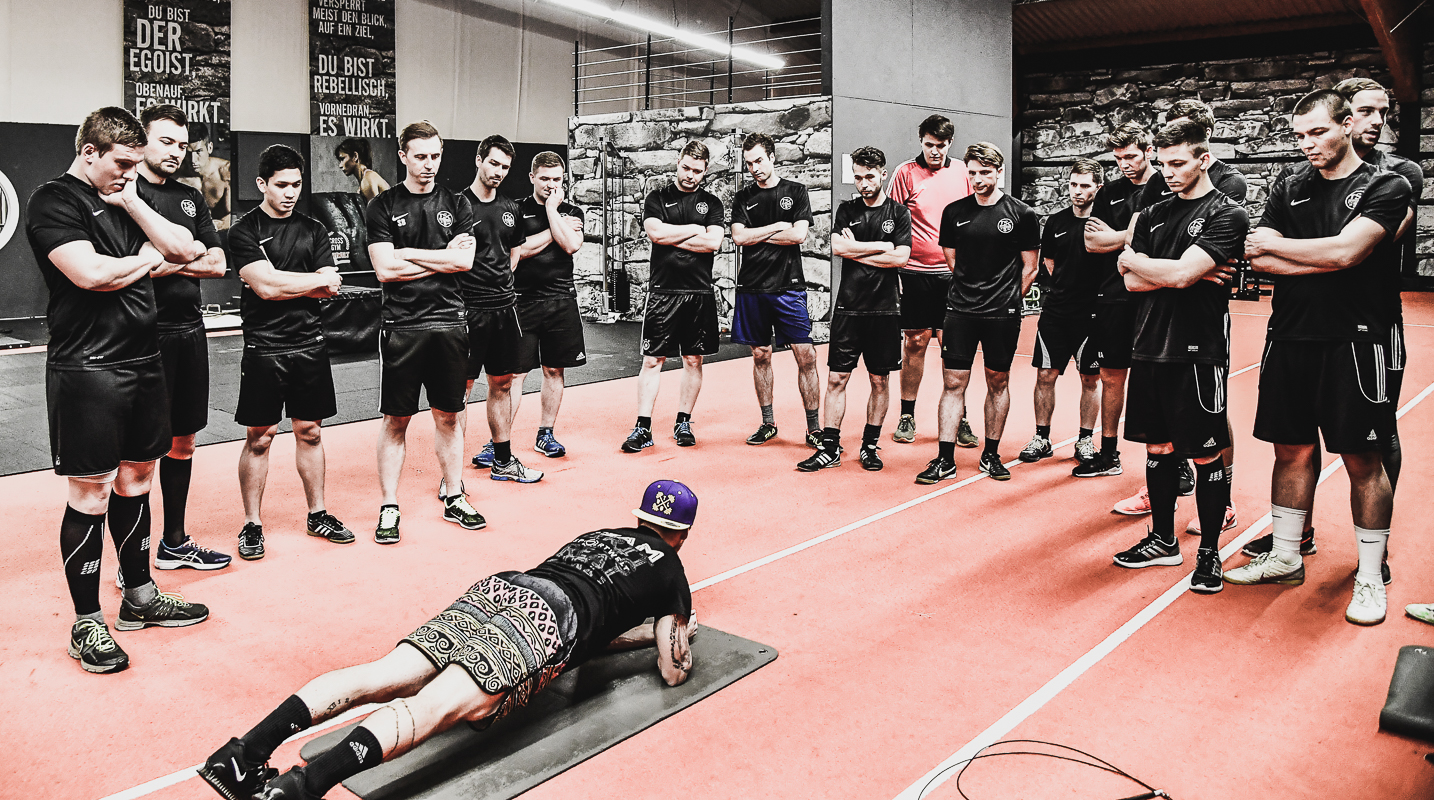 TSC Pottenstein beim Cross Gym Trainin mit Bastian Lumpp in der Sportwelt Pegnitz