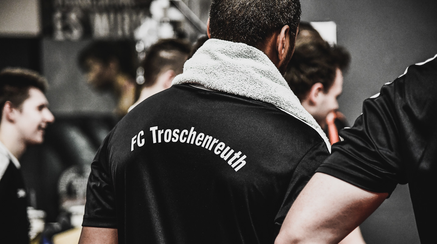 FC Troschenreuth beim Cross Gym Trainin mit Bastian Lumpp in der Sportwelt Pegnitz