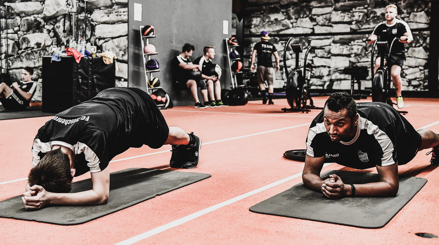 FC Troschenreuth beim Cross Gym Trainin mit Bastian Lumpp in der Sportwelt Pegnitz