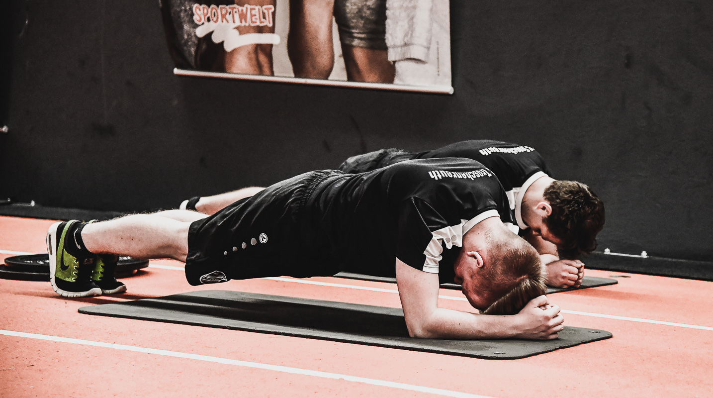 FC Troschenreuth beim Cross Gym Trainin mit Bastian Lumpp in der Sportwelt Pegnitz