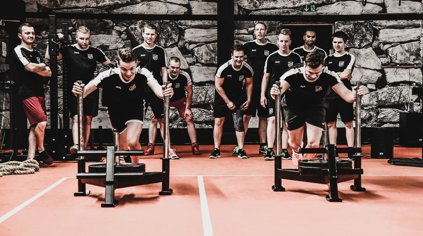 FC Troschenreuth beim Cross Gym Trainin mit Bastian Lumpp in der Sportwelt Pegnitz