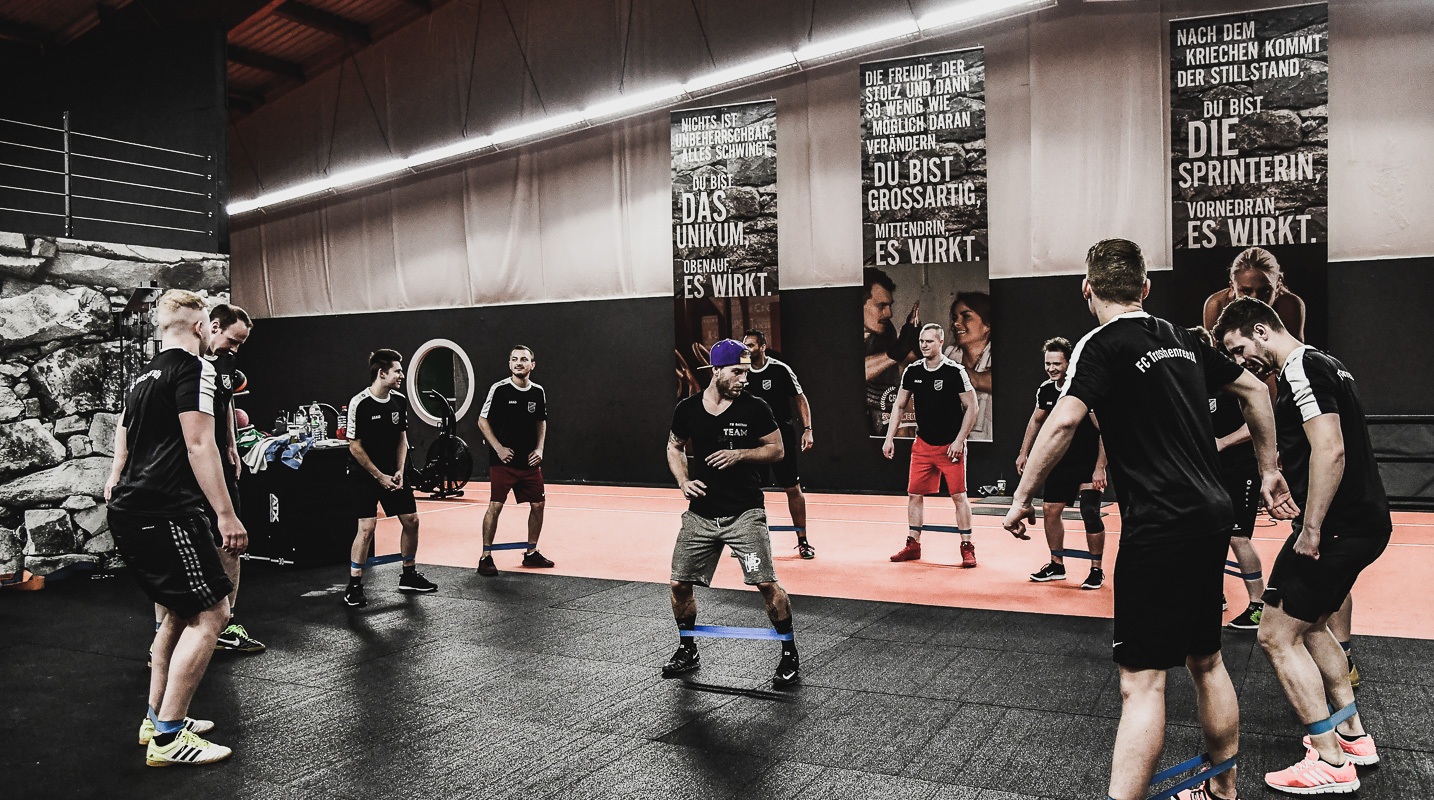 FC Troschenreuth beim Cross Gym Trainin mit Bastian Lumpp in der Sportwelt Pegnitz