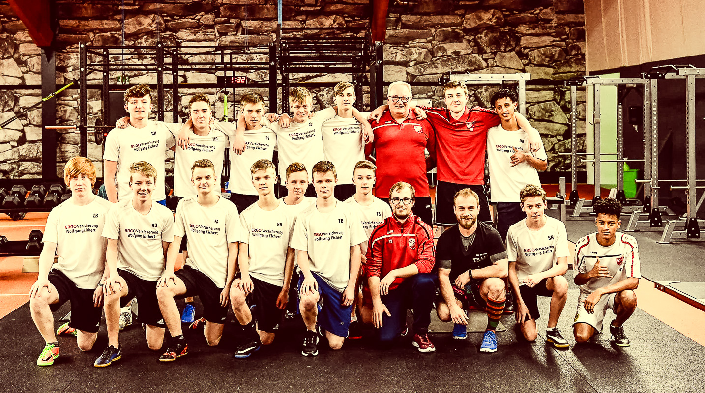 FC Pegnitz Fußball Jugend beim Cross Gym Training mit Bastian Lumpp in der Sportwelt Pegnitz