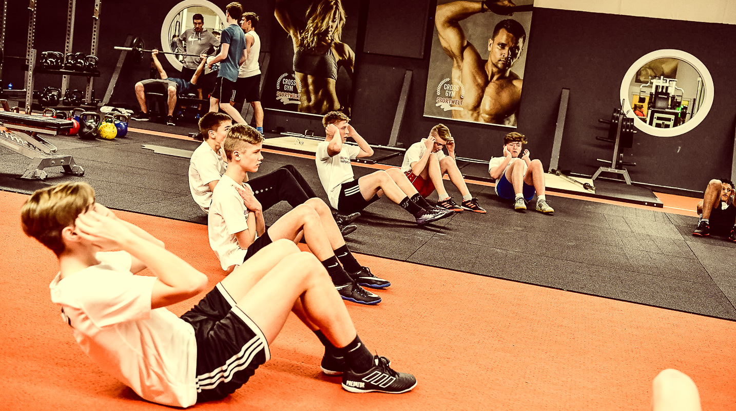 FC Pegnitz Fußball Jugend beim Cross Gym Training mit Bastian Lumpp in der Sportwelt Pegnitz