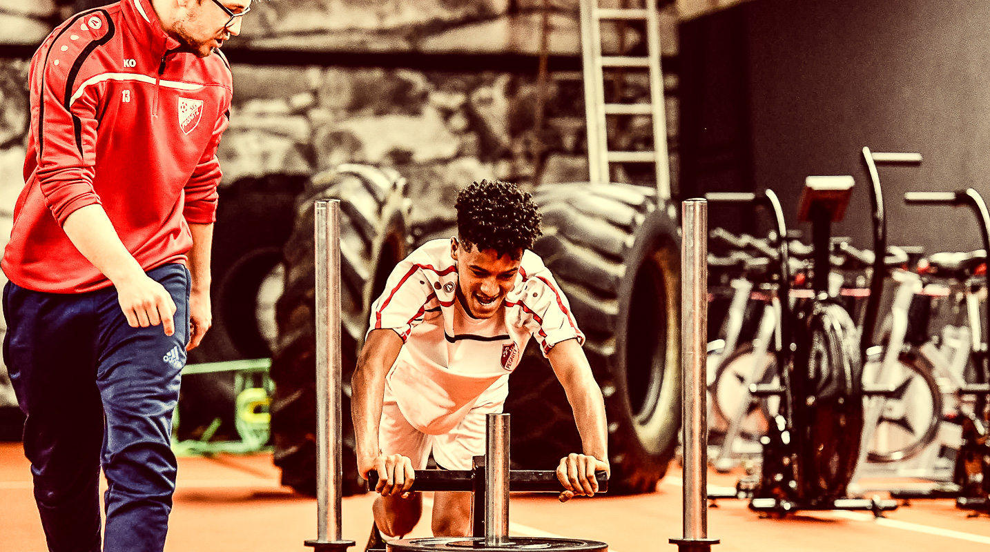 FC Pegnitz Fußball Jugend beim Cross Gym Training mit Bastian Lumpp in der Sportwelt Pegnitz