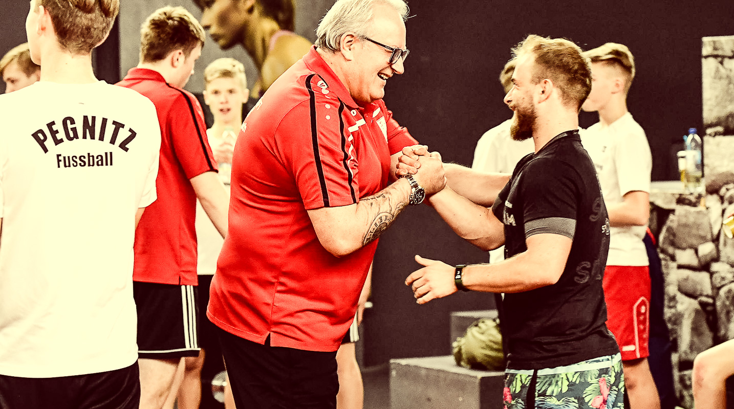 FC Pegnitz Fußball Jugend beim Cross Gym Training mit Bastian Lumpp in der Sportwelt Pegnitz