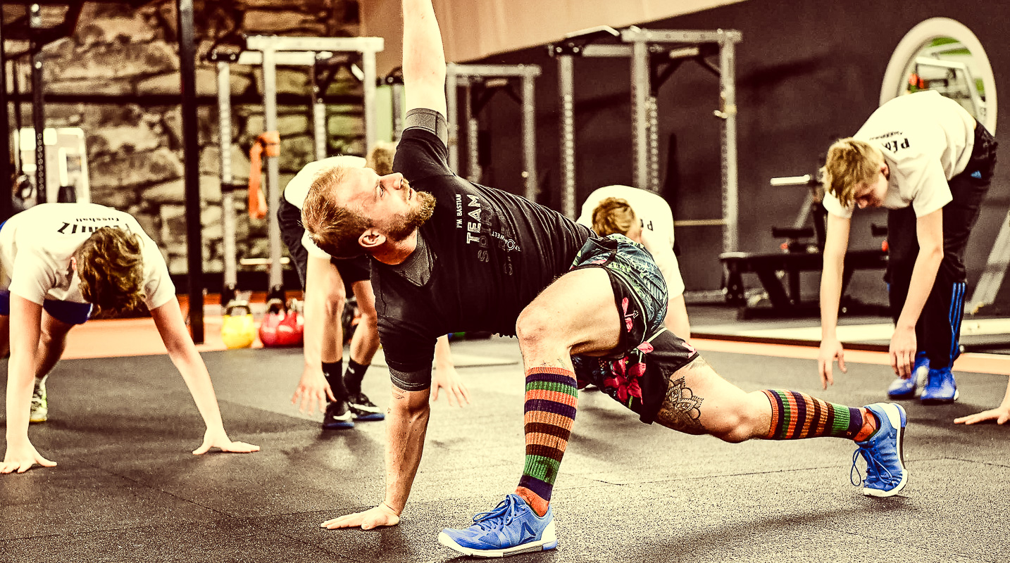 FC Pegnitz Fußball Jugend beim Cross Gym Training mit Bastian Lumpp in der Sportwelt Pegnitz