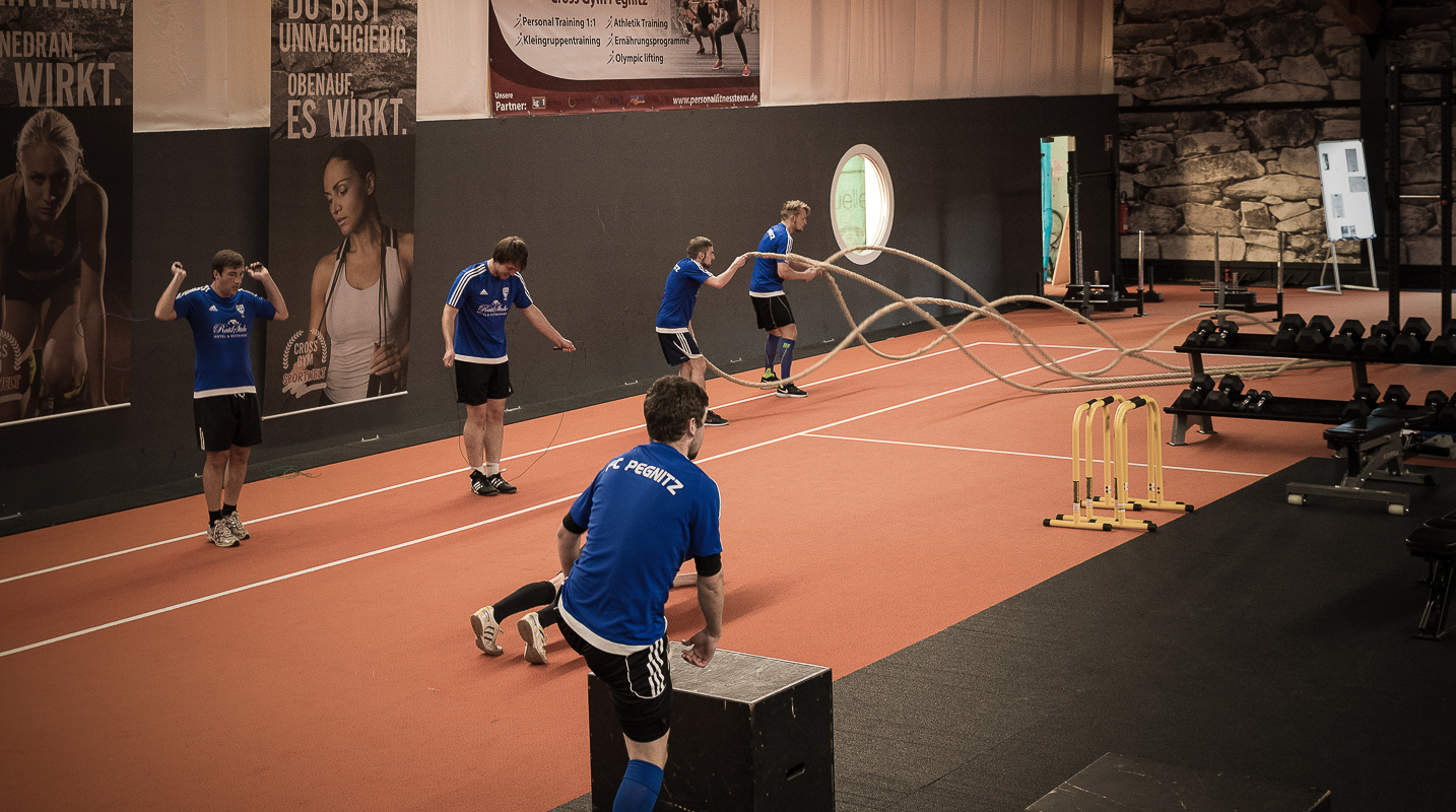 FC Pegnitz beim Cross Gym Trainin mit Bastian Lumpp in der Sportwelt Pegnitz