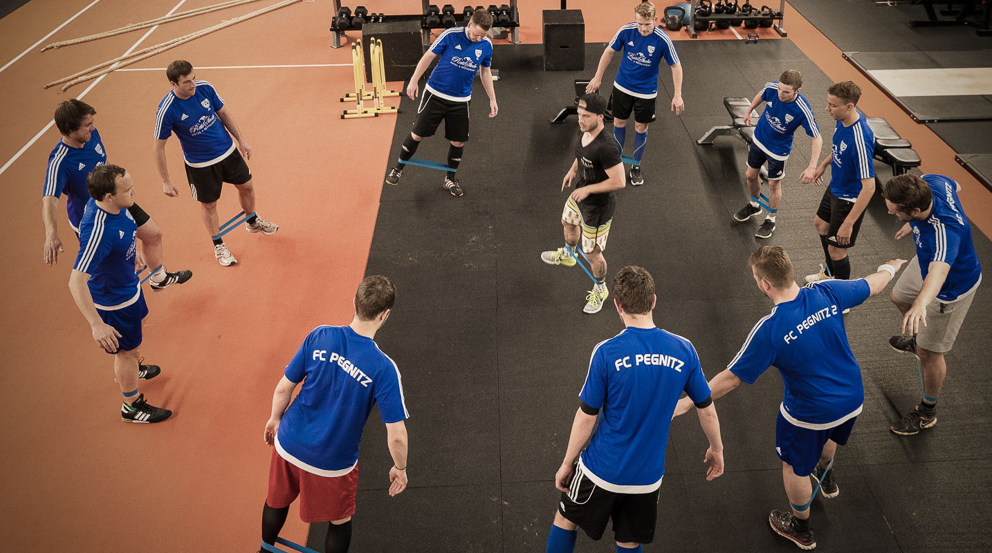 FC Pegnitz beim Cross Gym Trainin mit Bastian Lumpp in der Sportwelt Pegnitz