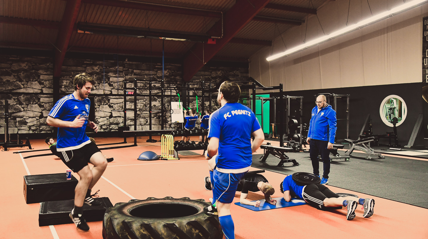 FC Pegnitz beim Cross Gym Training mit Bastian Lumpp in der Sportwelt Pegnitz, Vorbereitung für die Kreisklasse Erlangen/Pegnitzgrund 3 Saison 2018/2019