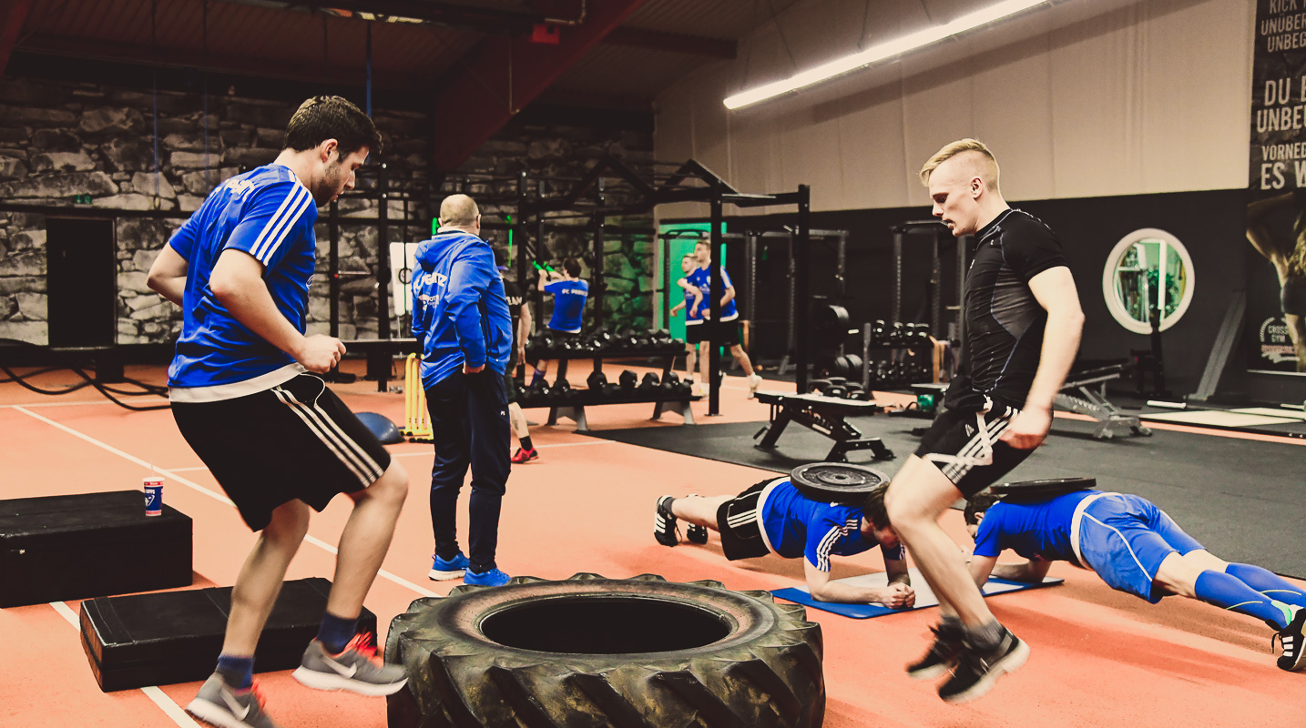 FC Pegnitz beim Cross Gym Training mit Bastian Lumpp in der Sportwelt Pegnitz, Vorbereitung für die Kreisklasse Erlangen/Pegnitzgrund 3 Saison 2018/2019