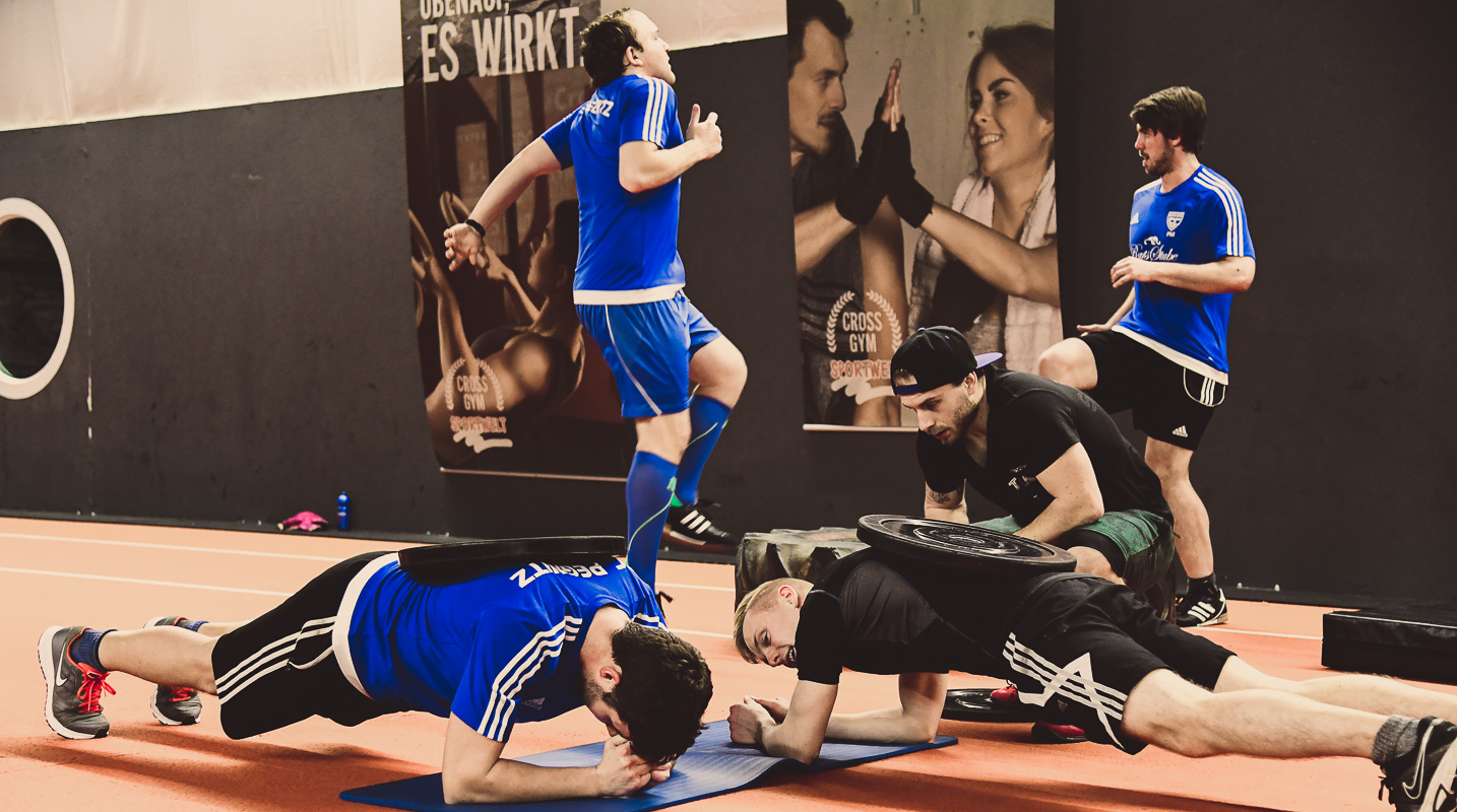 FC Pegnitz beim Cross Gym Training mit Bastian Lumpp in der Sportwelt Pegnitz, Vorbereitung für die Kreisklasse Erlangen/Pegnitzgrund 3 Saison 2018/2019