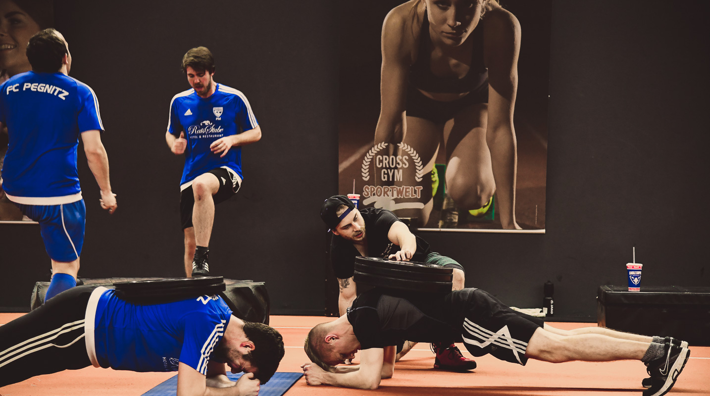 FC Pegnitz beim Cross Gym Training mit Bastian Lumpp in der Sportwelt Pegnitz, Vorbereitung für die Kreisklasse Erlangen/Pegnitzgrund 3 Saison 2018/2019