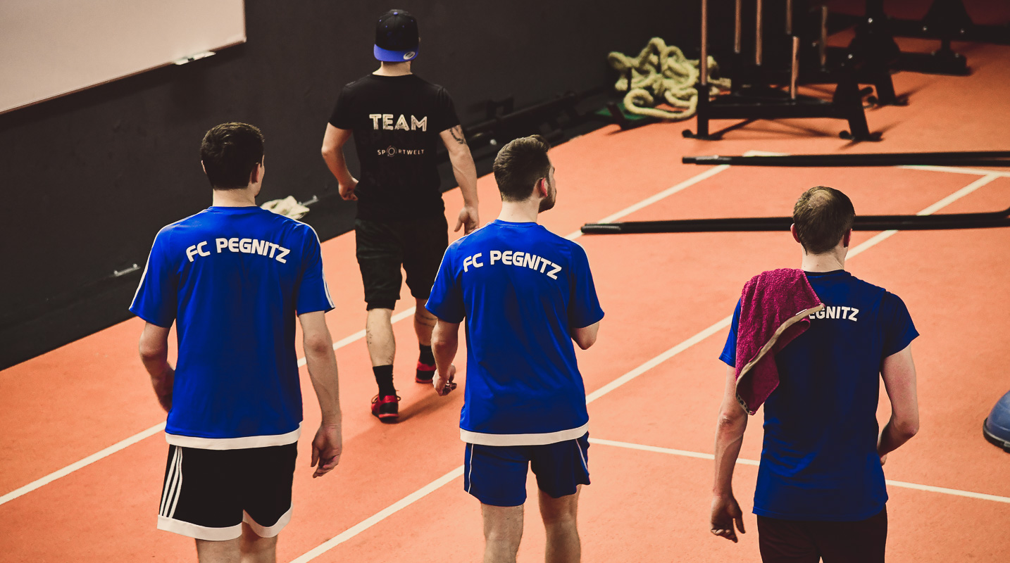 FC Pegnitz beim Cross Gym Training mit Bastian Lumpp in der Sportwelt Pegnitz, Vorbereitung für die Kreisklasse Erlangen/Pegnitzgrund 3 Saison 2018/2019