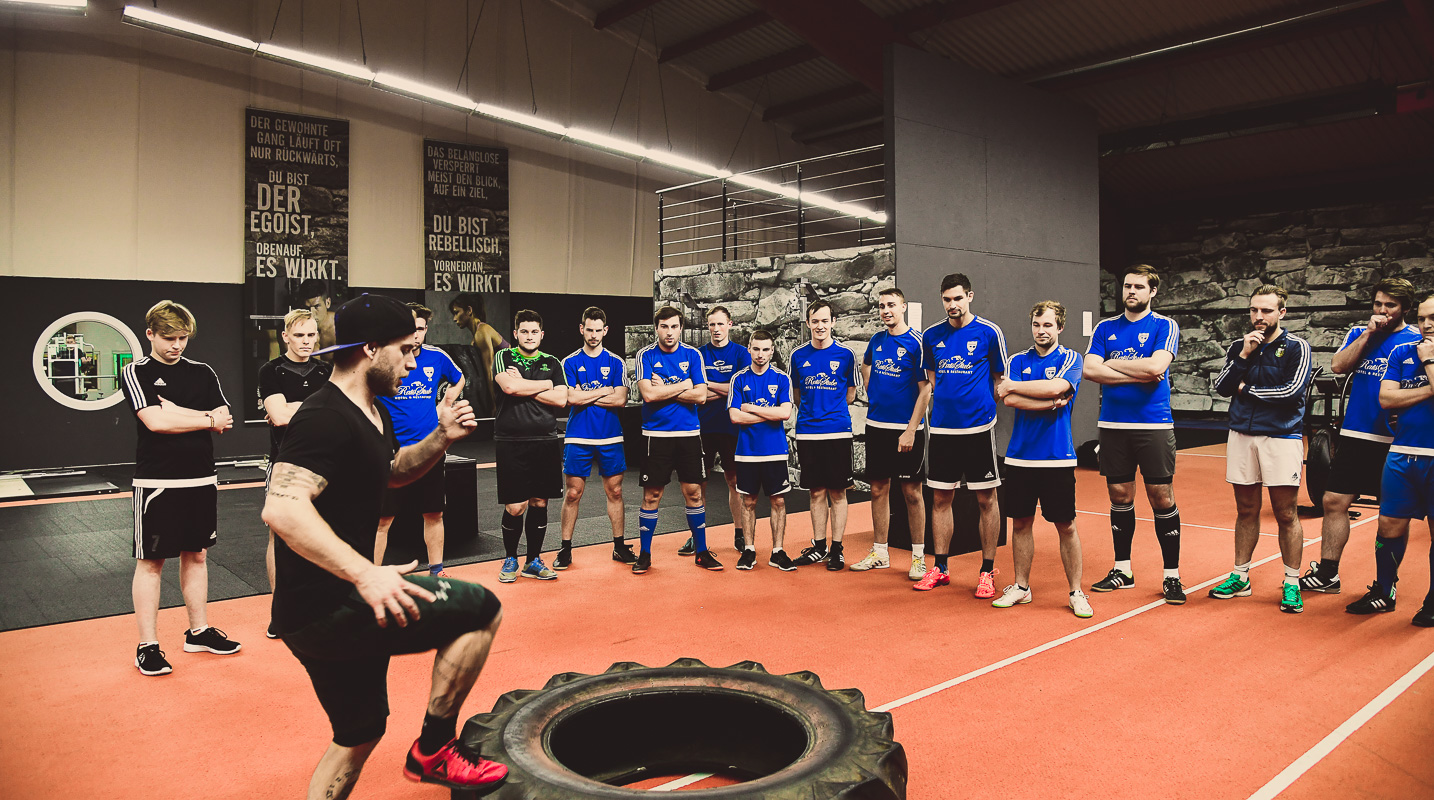 FC Pegnitz beim Cross Gym Training mit Bastian Lumpp in der Sportwelt Pegnitz, Vorbereitung für die Kreisklasse Erlangen/Pegnitzgrund 3 Saison 2018/2019