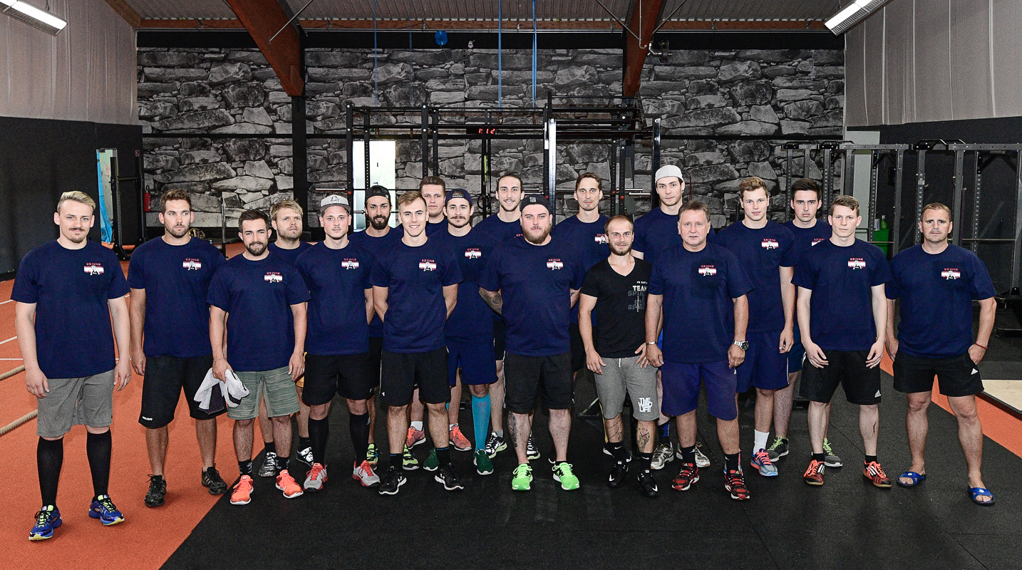 ICE DOGS Pegnitz beim Cross Gym Trainin mit Bastian Lumpp in der Sportwelt Pegnitz