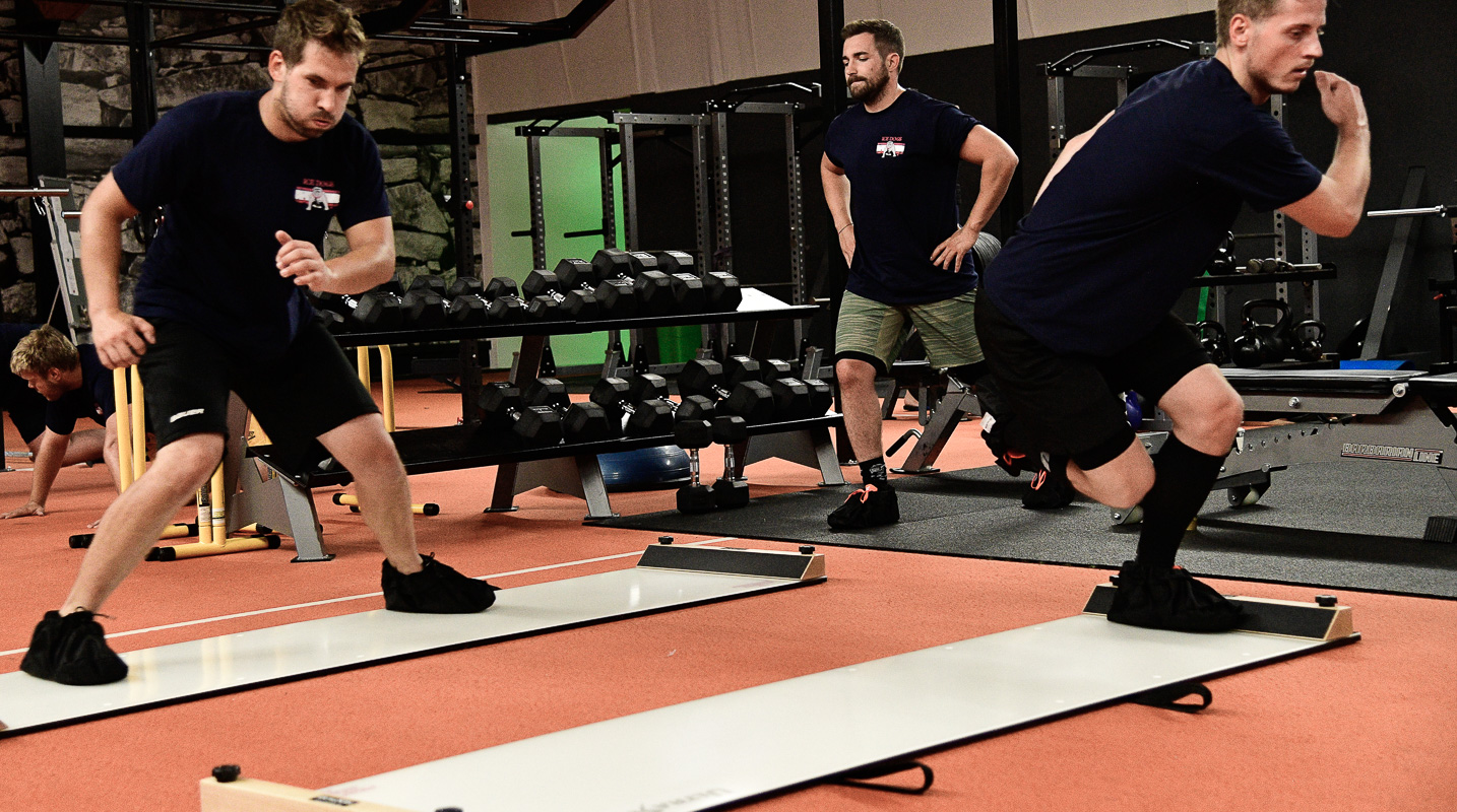 ICE DOGS Pegnitz beim Cross Gym Trainin mit Bastian Lumpp in der Sportwelt Pegnitz