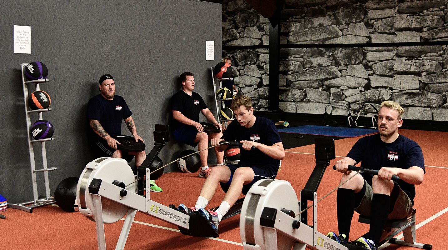 ICE DOGS Pegnitz beim Cross Gym Trainin mit Bastian Lumpp in der Sportwelt Pegnitz