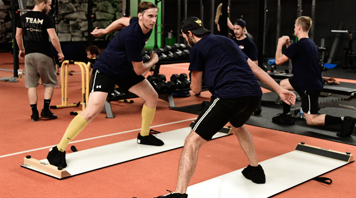 ICE DOGS Pegnitz beim Cross Gym Trainin mit Bastian Lumpp in der Sportwelt Pegnitz