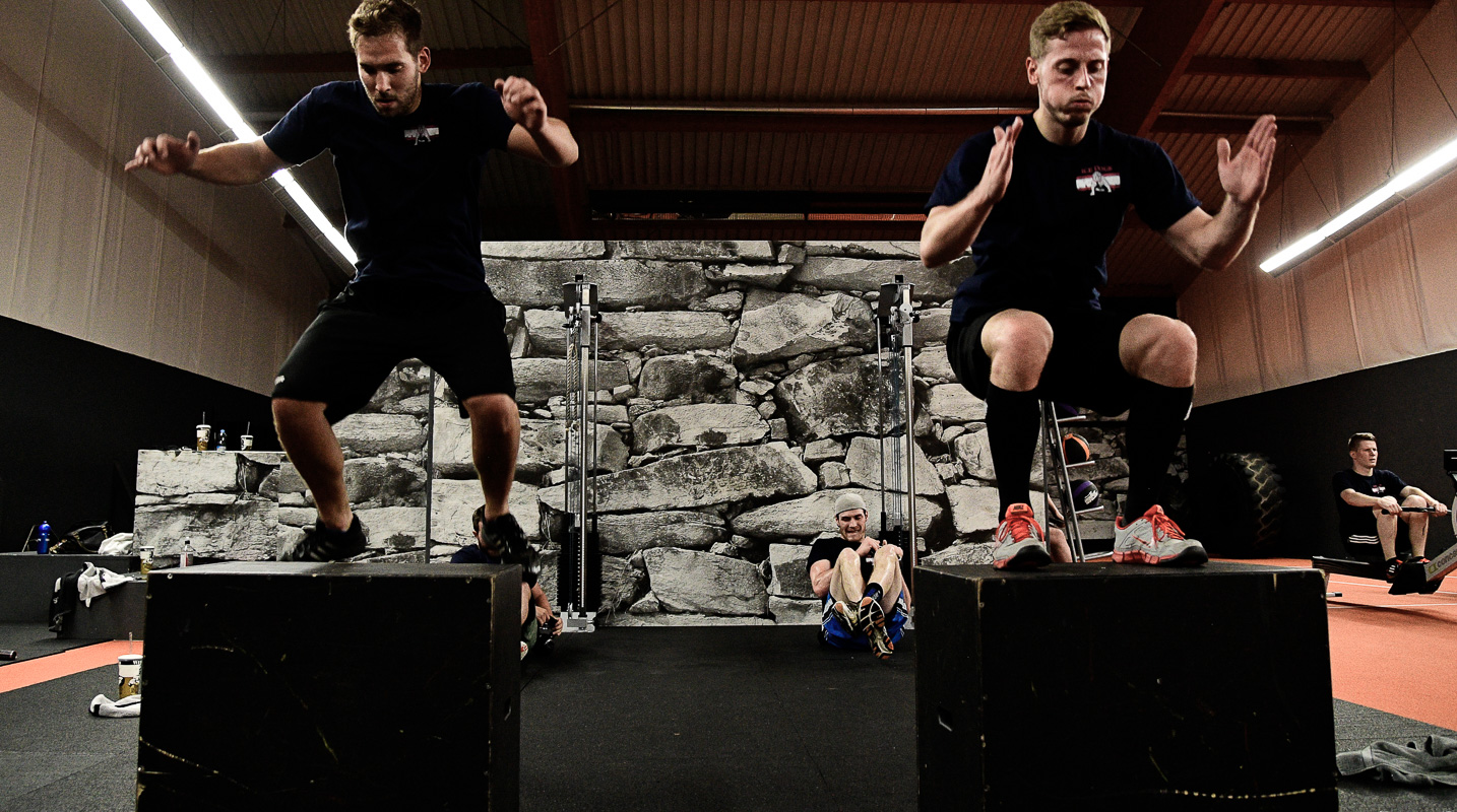 ICE DOGS Pegnitz beim Cross Gym Trainin mit Bastian Lumpp in der Sportwelt Pegnitz