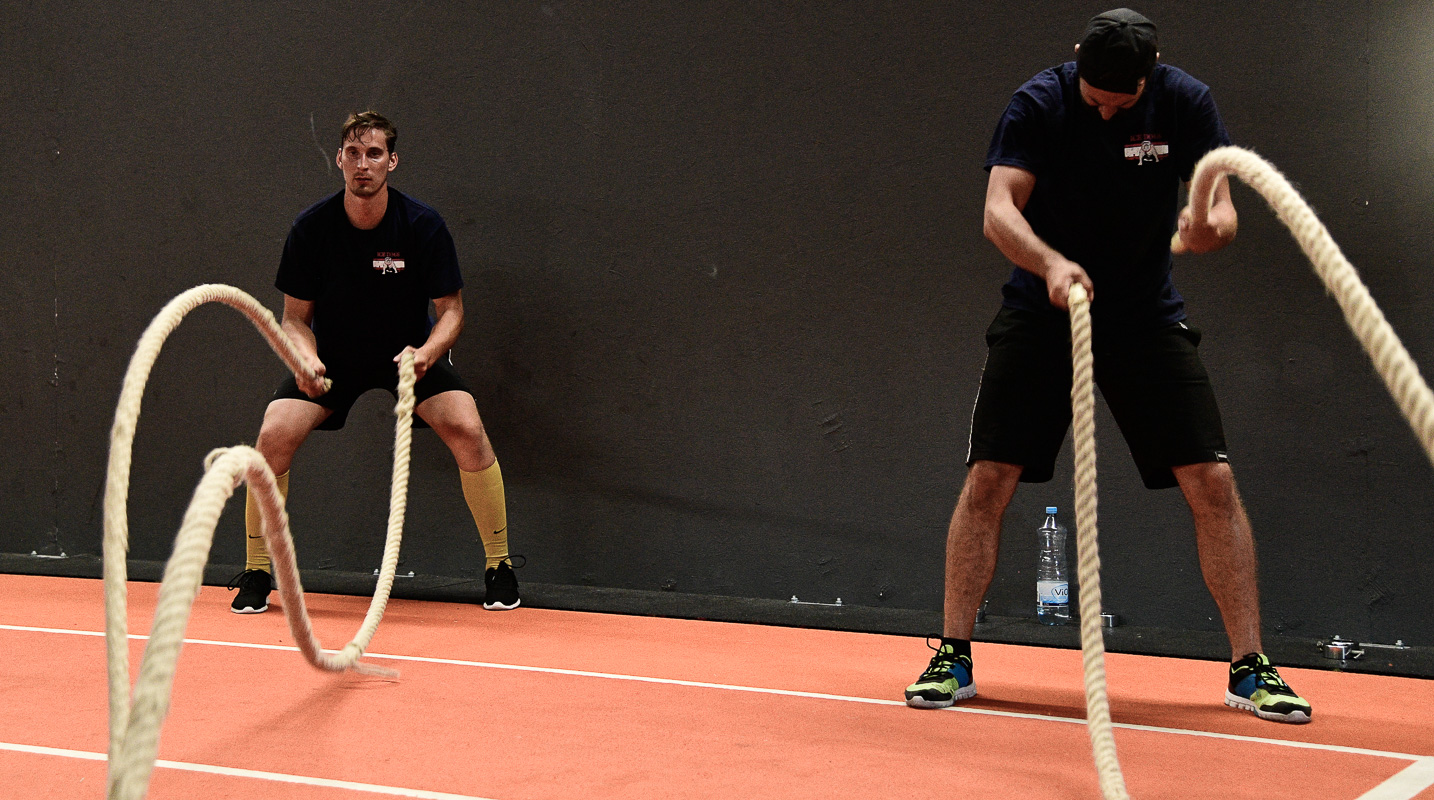 ICE DOGS Pegnitz beim Cross Gym Trainin mit Bastian Lumpp in der Sportwelt Pegnitz