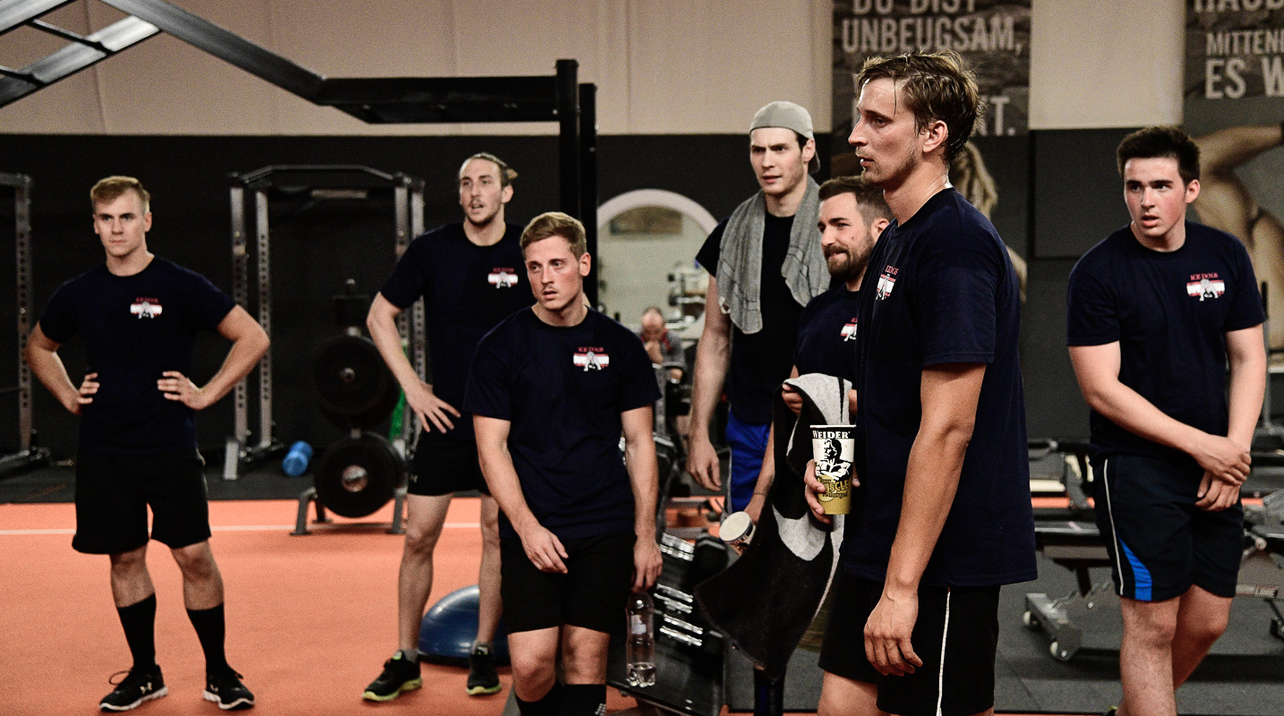 ICE DOGS Pegnitz beim Cross Gym Trainin mit Bastian Lumpp in der Sportwelt Pegnitz