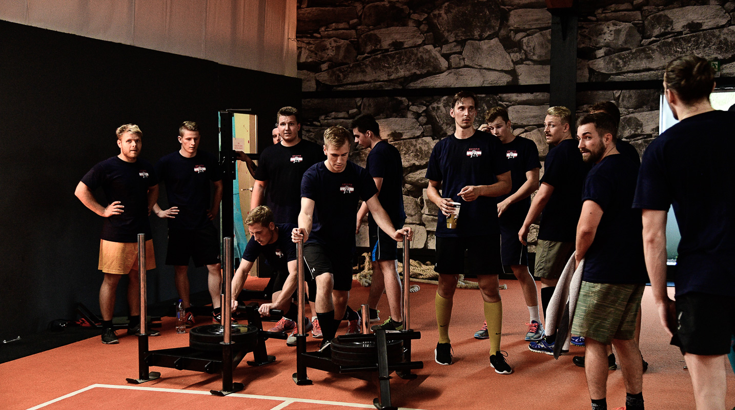 ICE DOGS Pegnitz beim Cross Gym Trainin mit Bastian Lumpp in der Sportwelt Pegnitz