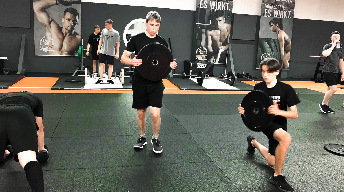 behind:the:scenes:it's:your:stage:start:play:repeat - ICE TIGERS Nürnberg beim Cross Gym Training als Saisonvorbereitung in der Sportwelt Pegnitz Cross Gym Arena