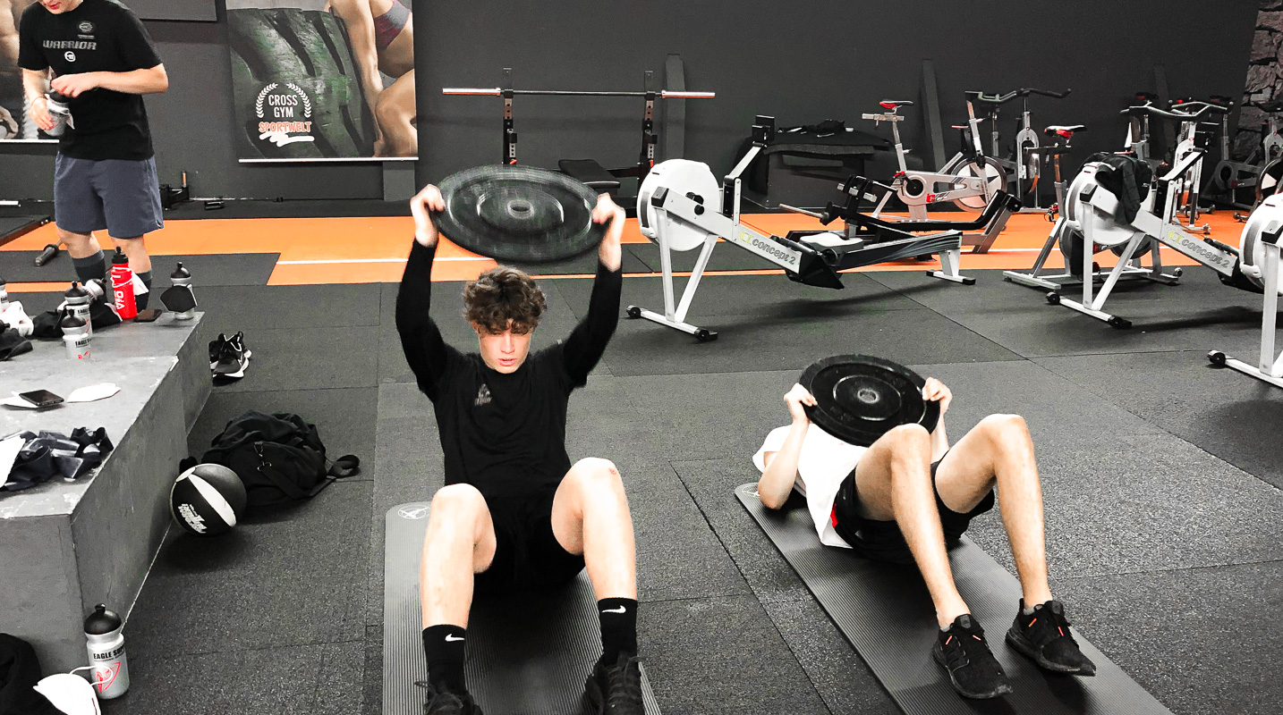 behind:the:scenes:it's:your:stage:start:play:repeat - ICE TIGERS Nürnberg beim Cross Gym Training als Saisonvorbereitung in der Sportwelt Pegnitz Cross Gym Arena