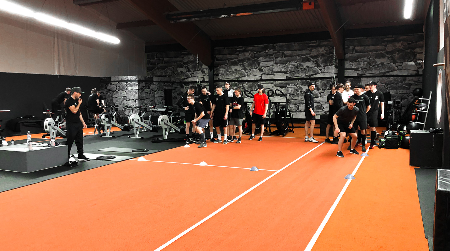 behind:the:scenes:it's:your:stage:start:play:repeat - ICE TIGERS Nürnberg beim Cross Gym Training als Saisonvorbereitung in der Sportwelt Pegnitz Cross Gym Arena