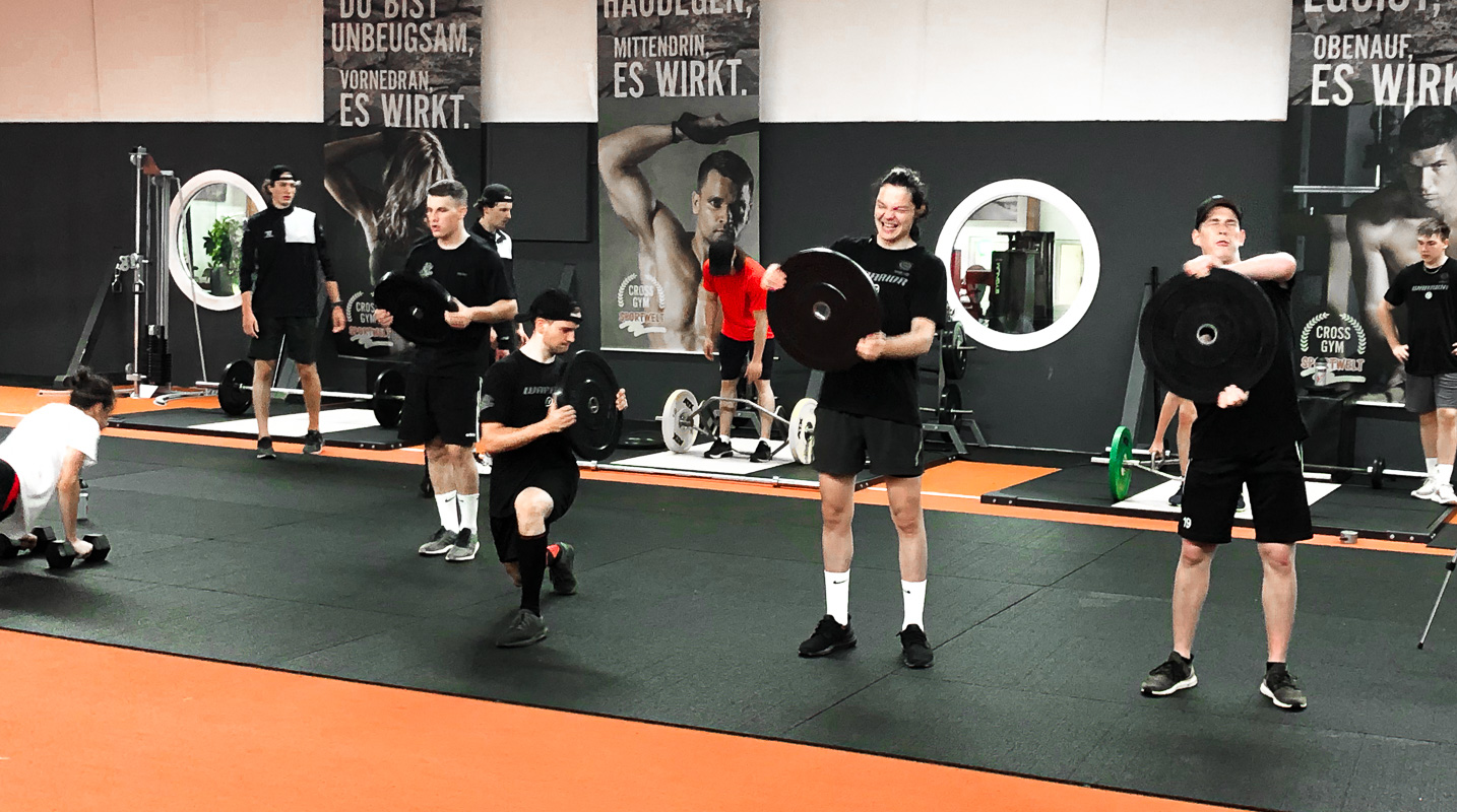 behind:the:scenes:it's:your:stage:start:play:repeat - ICE TIGERS Nürnberg beim Cross Gym Training als Saisonvorbereitung in der Sportwelt Pegnitz Cross Gym Arena