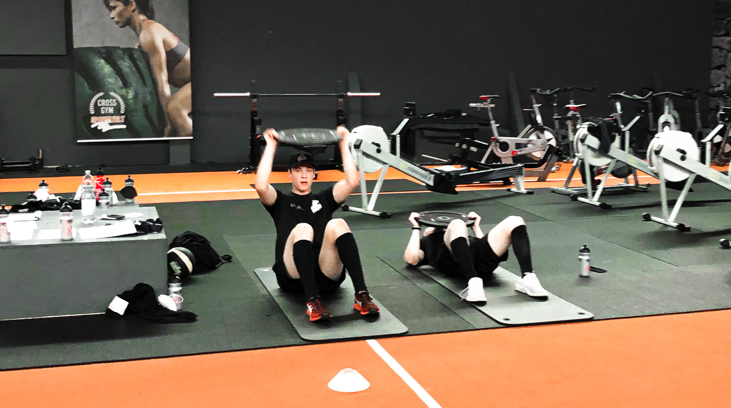 behind:the:scenes:it's:your:stage:start:play:repeat - ICE TIGERS Nürnberg beim Cross Gym Training als Saisonvorbereitung in der Sportwelt Pegnitz Cross Gym Arena