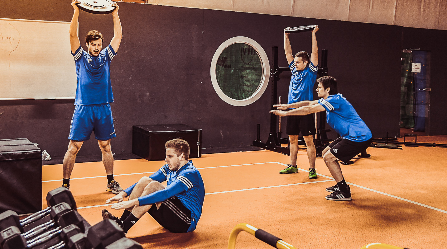 SC Kühlenfels 1. Mannschaft beim Cross Gym Training mit Bastian Lumpp in der Sportwelt Pegnitz