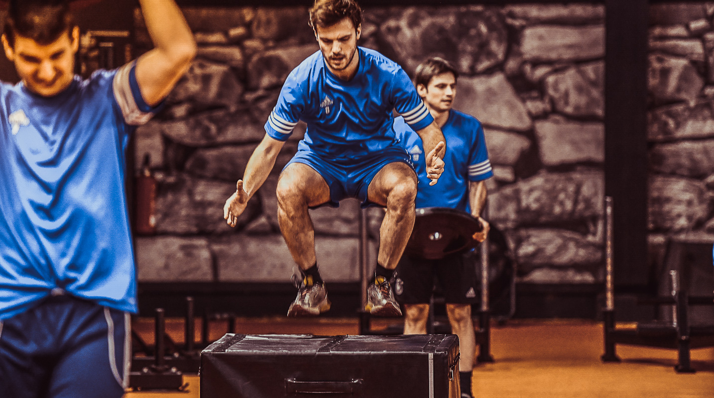 SC Kühlenfels 1. Mannschaft beim Cross Gym Training mit Bastian Lumpp in der Sportwelt Pegnitz