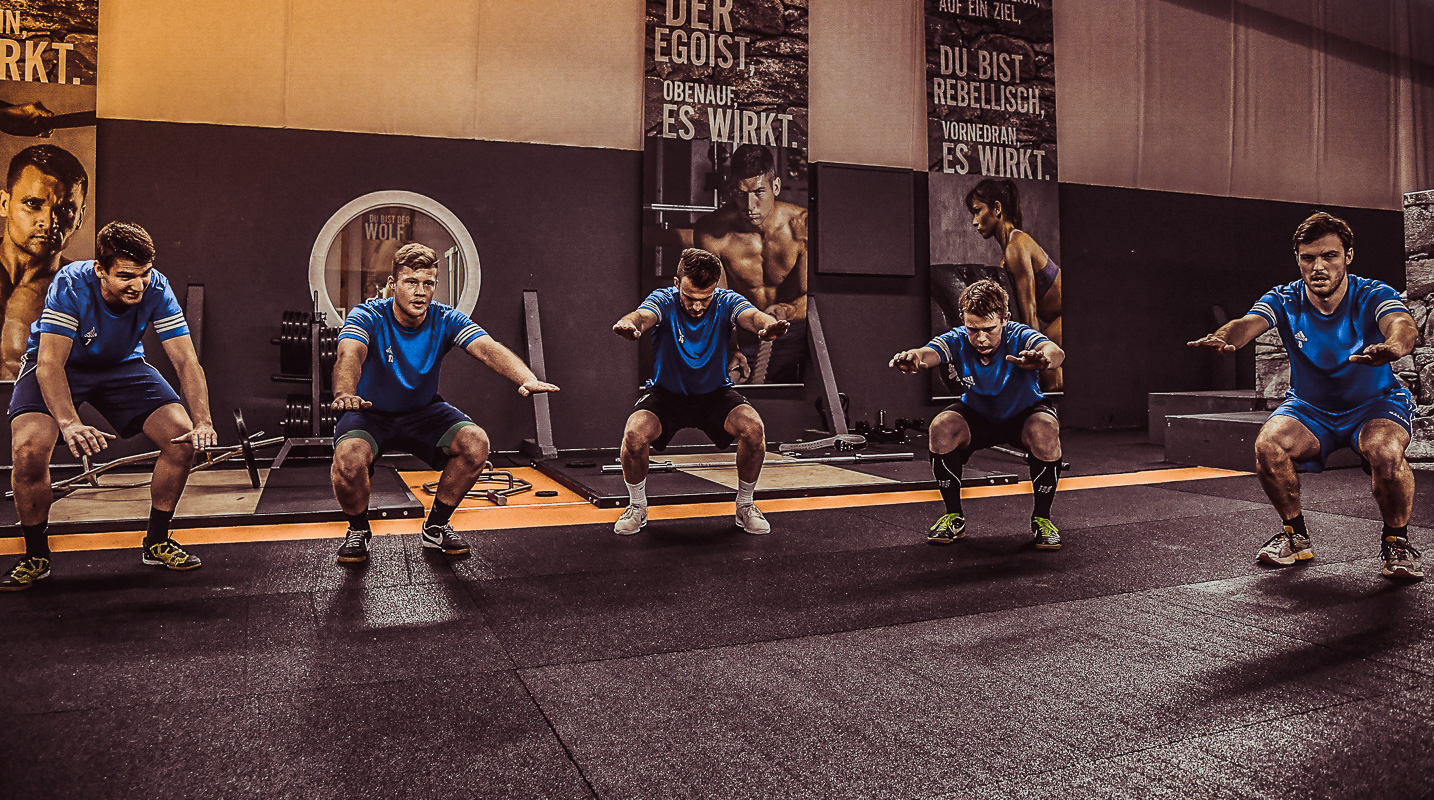 SC Kühlenfels 1. Mannschaft beim Cross Gym Training mit Bastian Lumpp in der Sportwelt Pegnitz