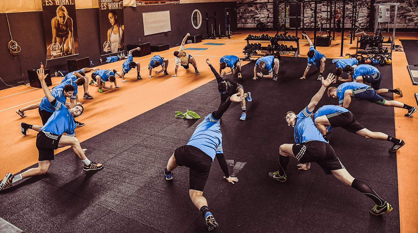 SC Kühlenfels 1. Mannschaft beim Cross Gym Training mit Bastian Lumpp in der Sportwelt Pegnitz