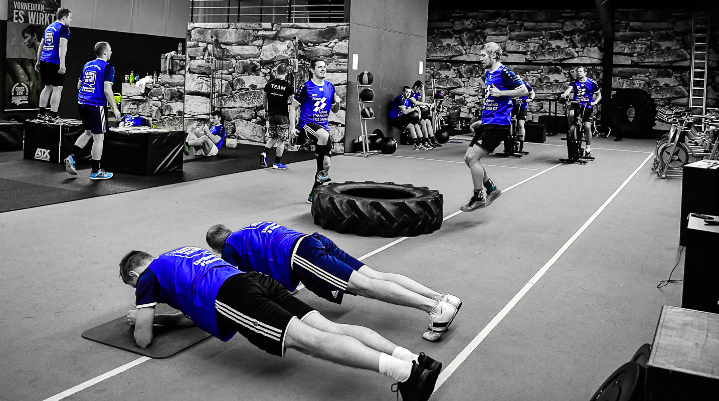 SG Geschwand / Wolfsberg 1. Mannschaft vom Gschonda Wolfsrudel beim Cross Gym Training mit Bastian Lumpp in der Sportwelt Pegnitz