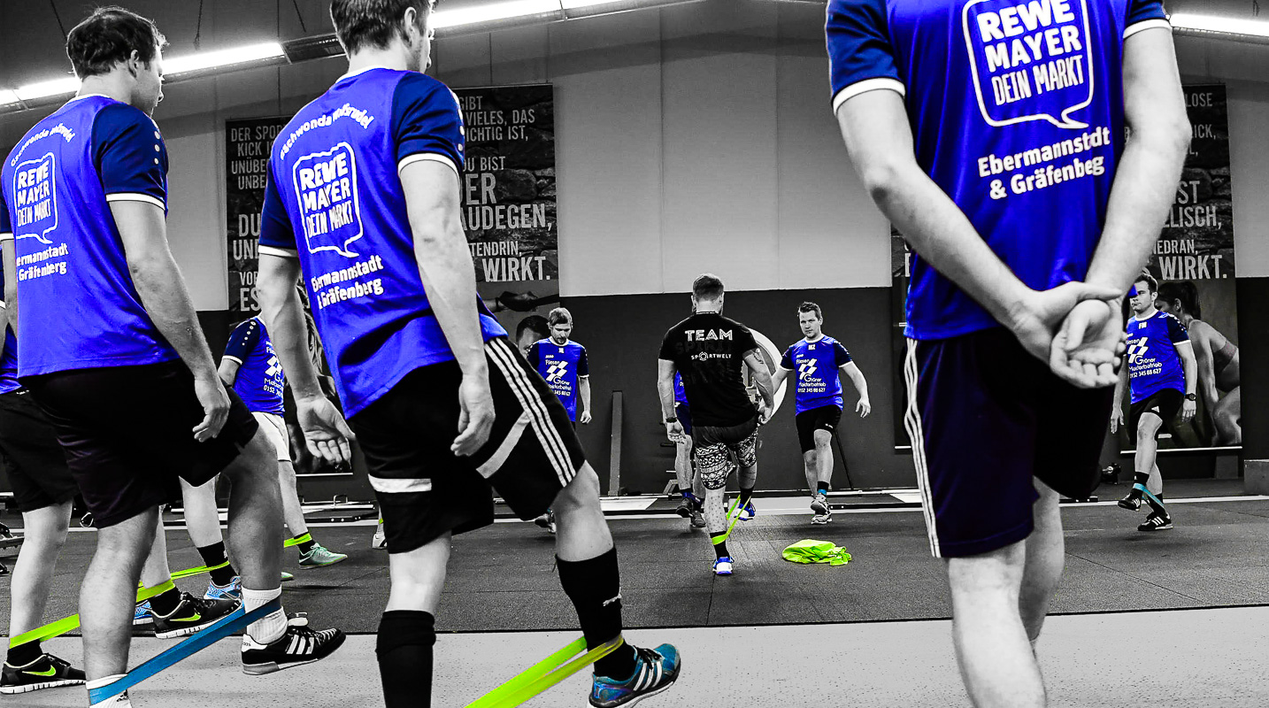 SG Geschwand / Wolfsberg 1. Mannschaft vom Gschonda Wolfsrudel beim Cross Gym Training mit Bastian Lumpp in der Sportwelt Pegnitz