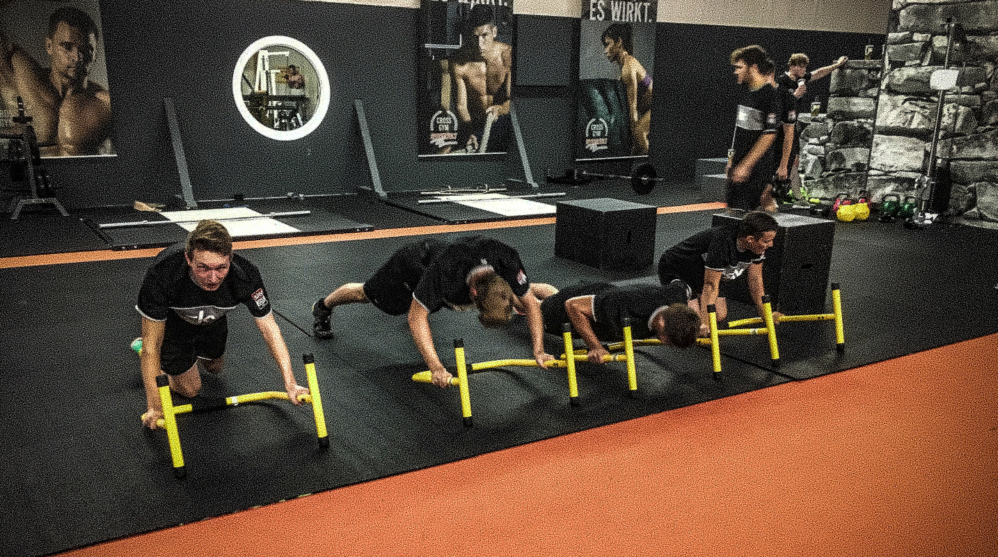 behind:the:scenes:it's:your:stage:start:play:repeat - SV Gesees / TSV Mistelbach II Mannschaft beim Cross Gym Trainin mit Bastian Lumpp in der Sportwelt Pegnitz