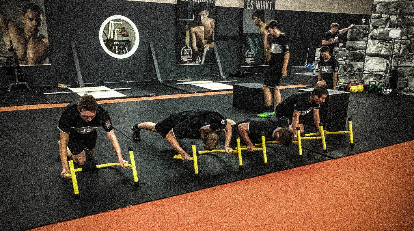 behind:the:scenes:it's:your:stage:start:play:repeat - SV Gesees / TSV Mistelbach II Mannschaft beim Cross Gym Trainin mit Bastian Lumpp in der Sportwelt Pegnitz